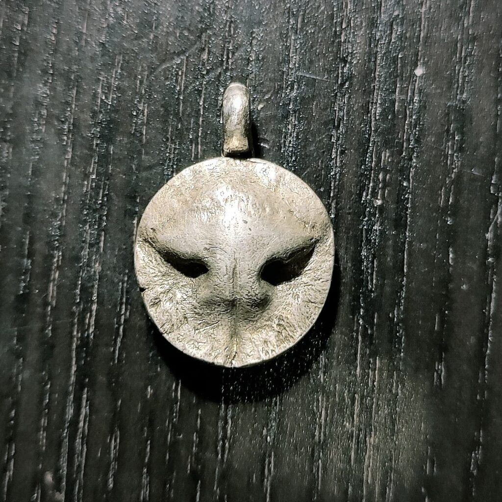 Nasenabdruck Kreisform mit handgefertigter Öse