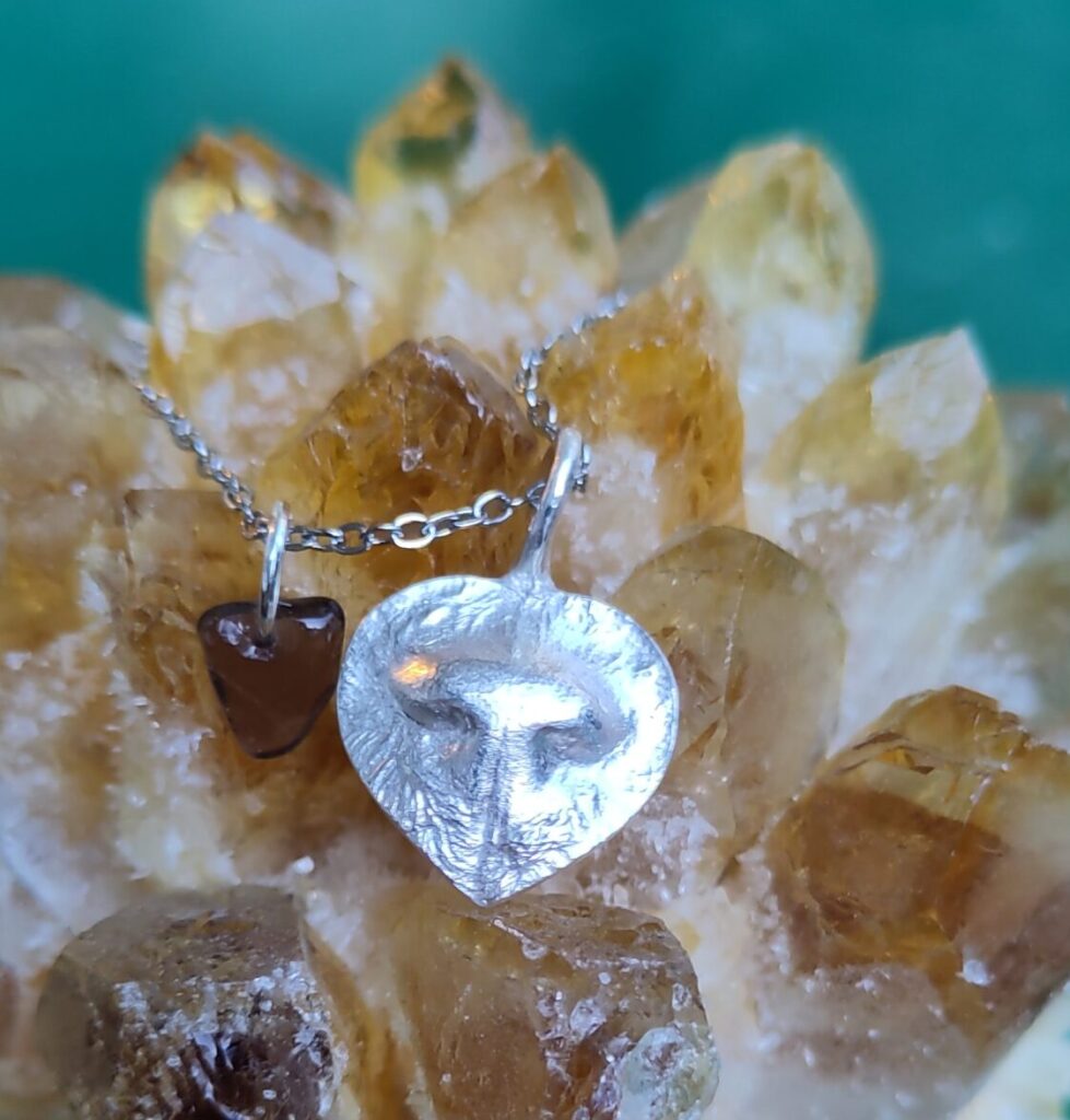 Nasenabdruck Herzform mit handgefertigter Öse